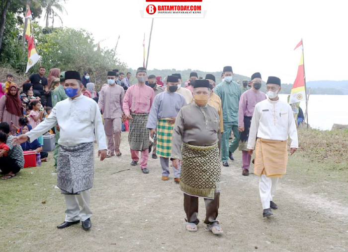 Rombongan Wakil Bupati menuju Astaqa dan Stand Bazar di Siantan Timur